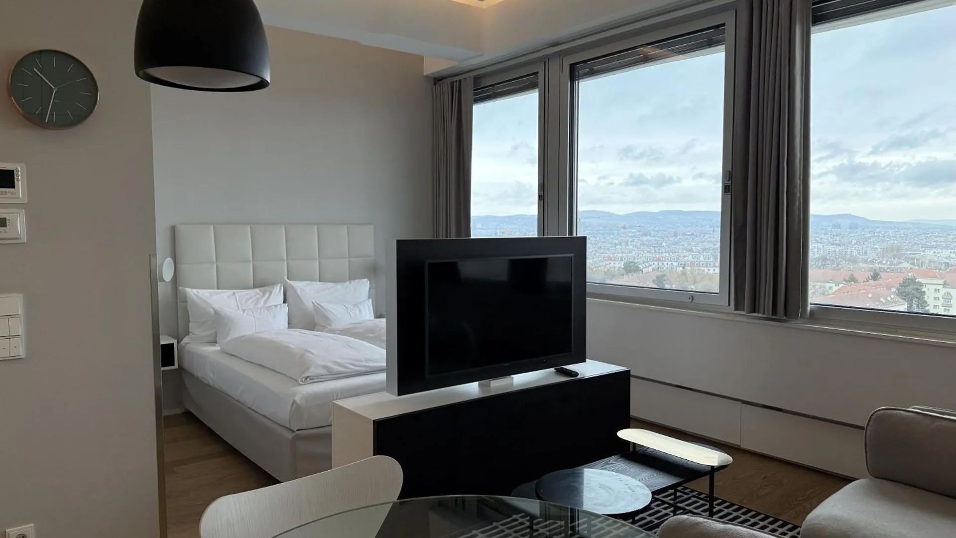 Modern City Apartment With Stunning Vienna Skyline Views 0*,  Austria