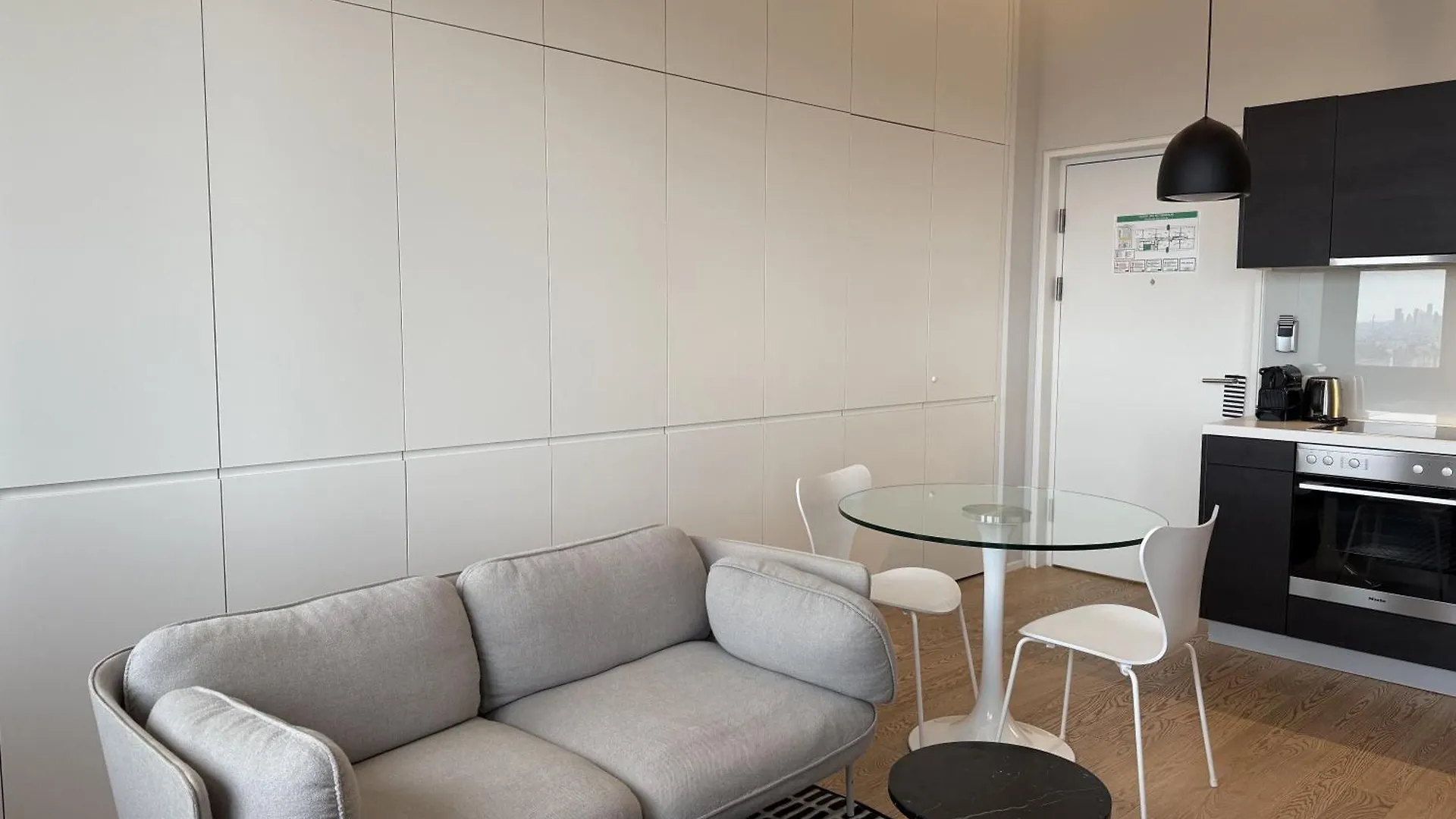 Modern City Apartment With Stunning Vienna Skyline Views 奥地利