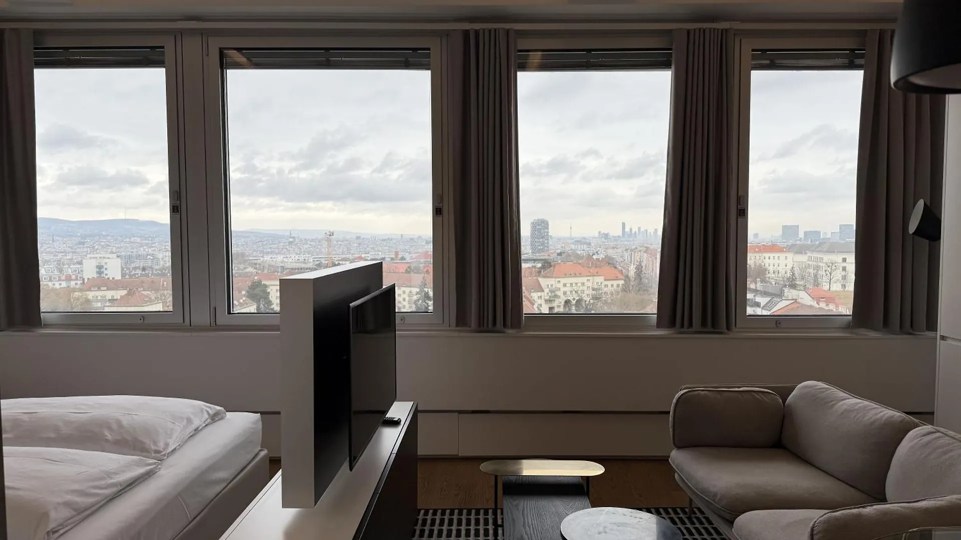Modern City Apartment With Stunning Vienna Skyline Views